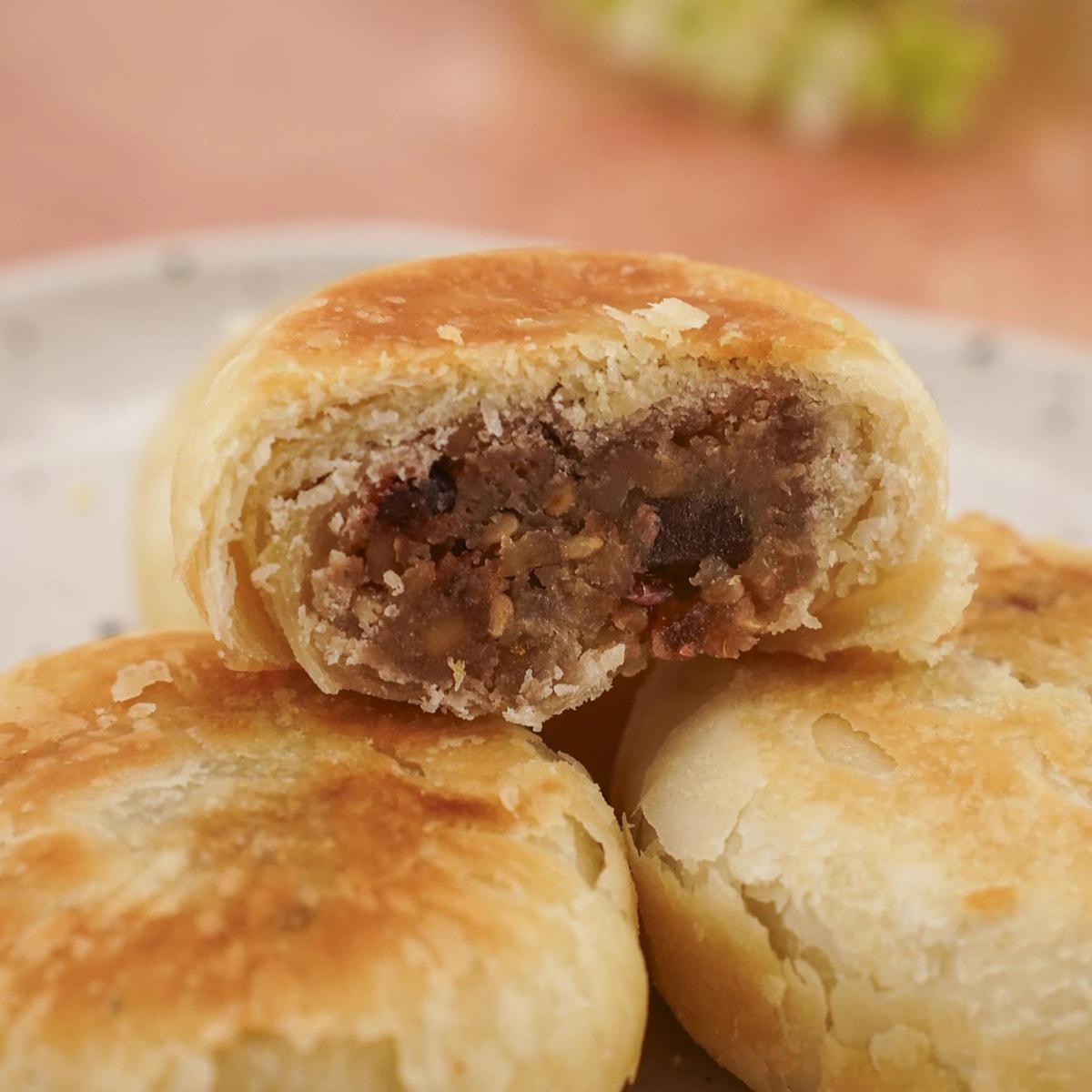 Dao Xiang Cun Golden Su-Style Mooncakes 400g